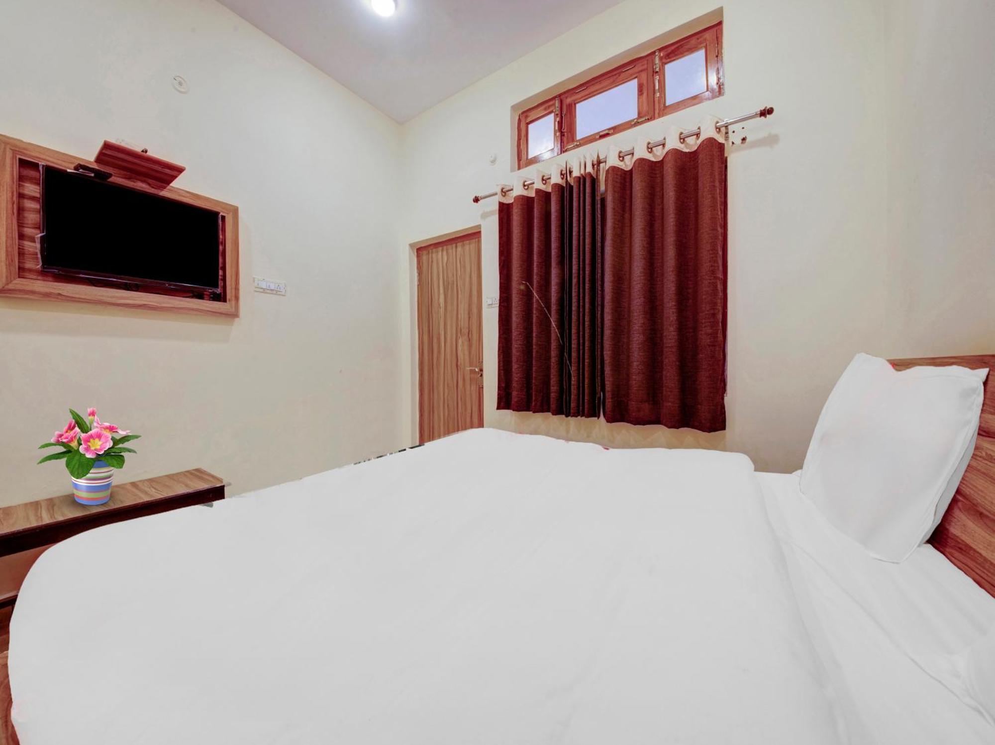 Hotel Kailasha Uttarkāshi Exteriér fotografie
